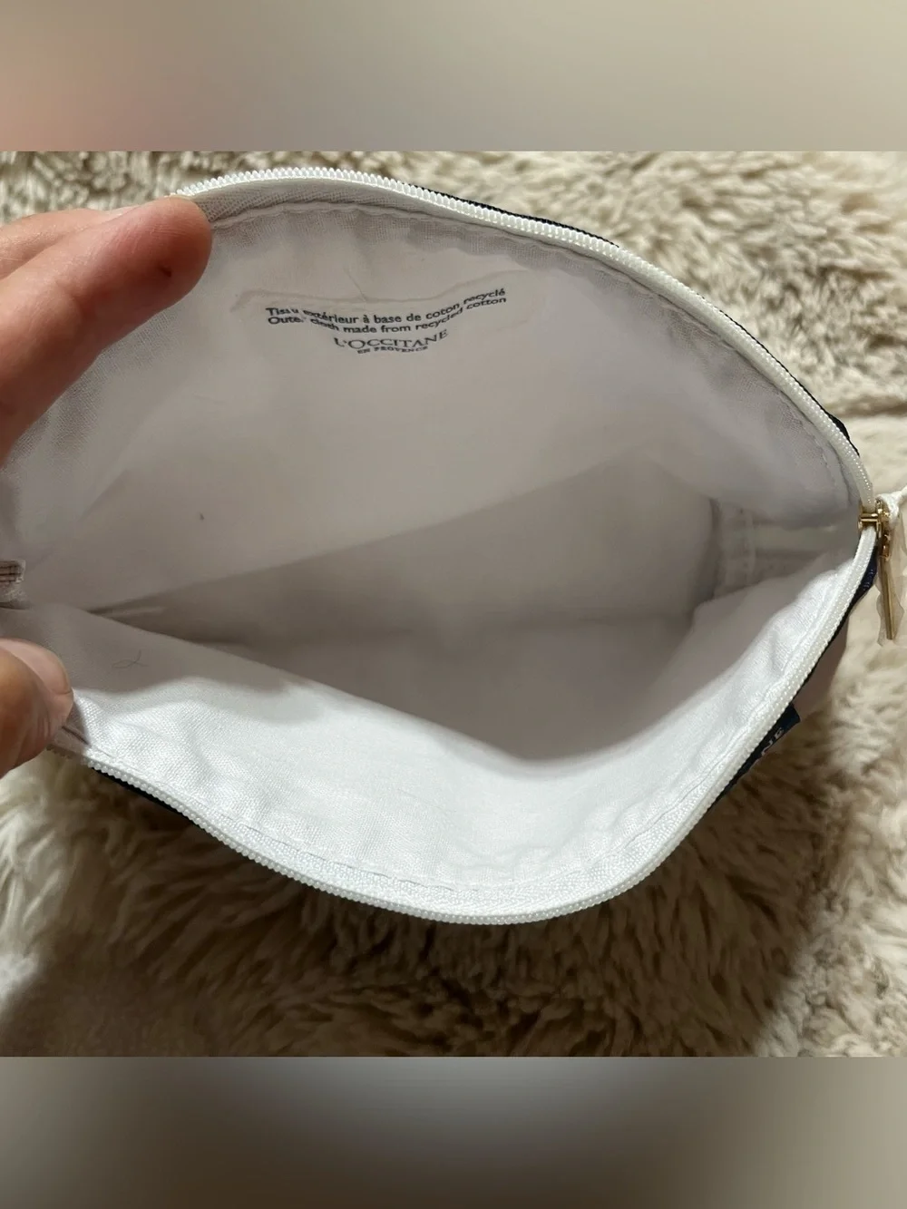 L'OCCITANE White Canvas Pouch with Navy Label NWT 02-06R
